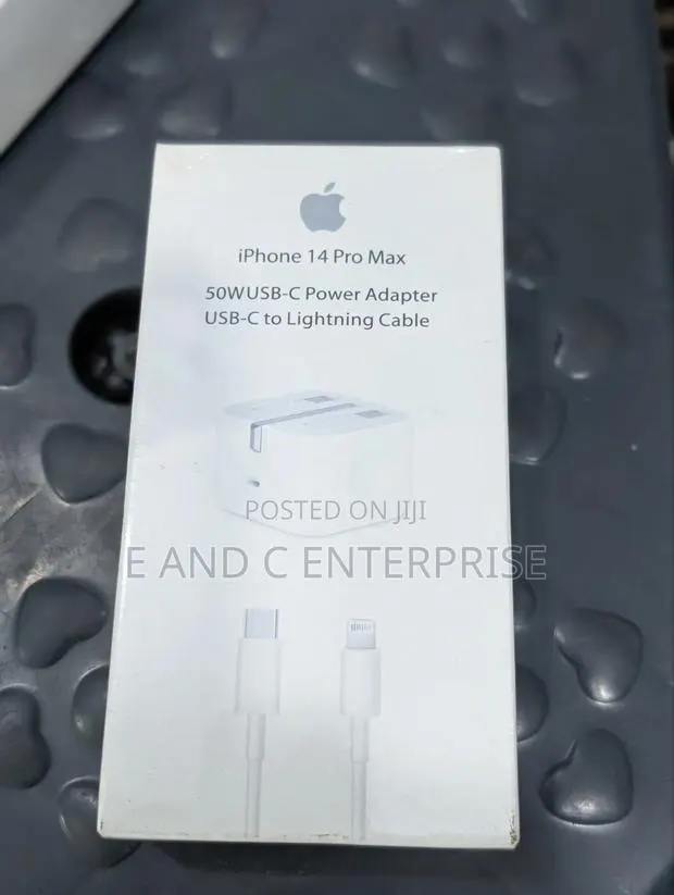 iPhone 14 Pro Max Charger · Photo 1