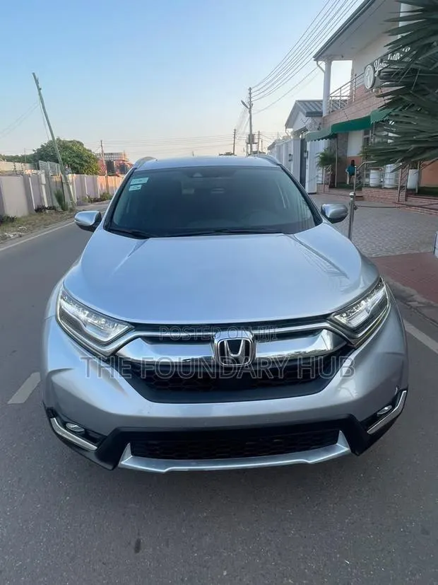 Honda CR-V Touring AWD 2019 Silver · Photo 1