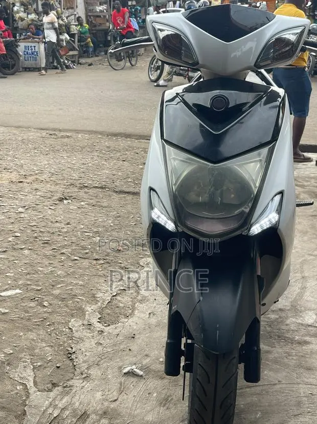Yamaha 2023 White · Photo 1