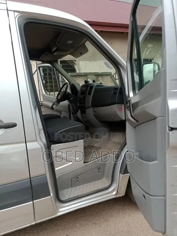 Mercedes-Benz Sprinter 2012 Grey · Photo 1