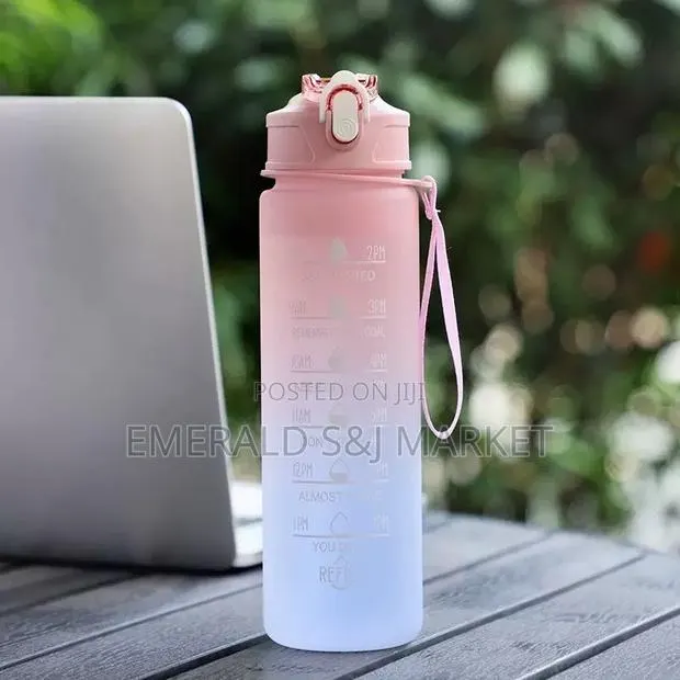 Sports Water Bottle · Photo 1