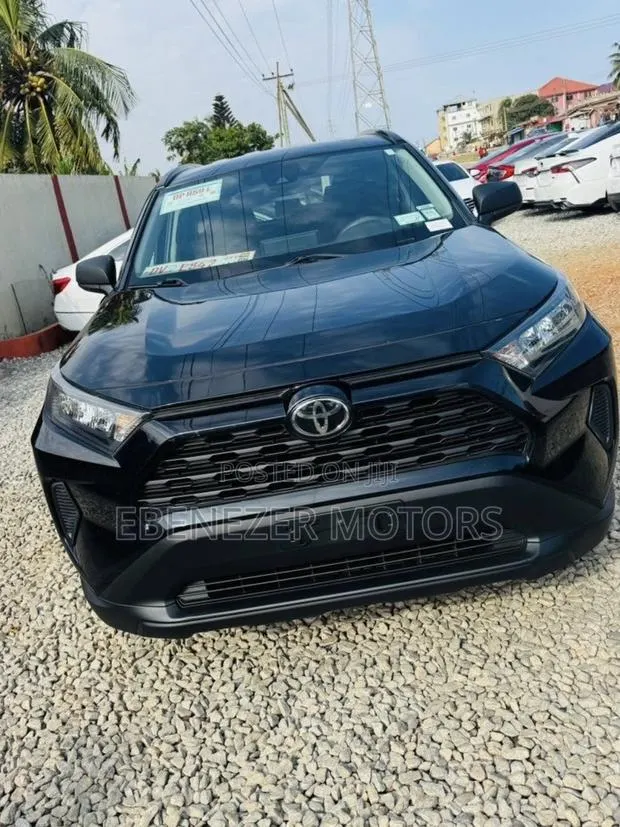 Toyota RAV4 2021 Black · Photo 1