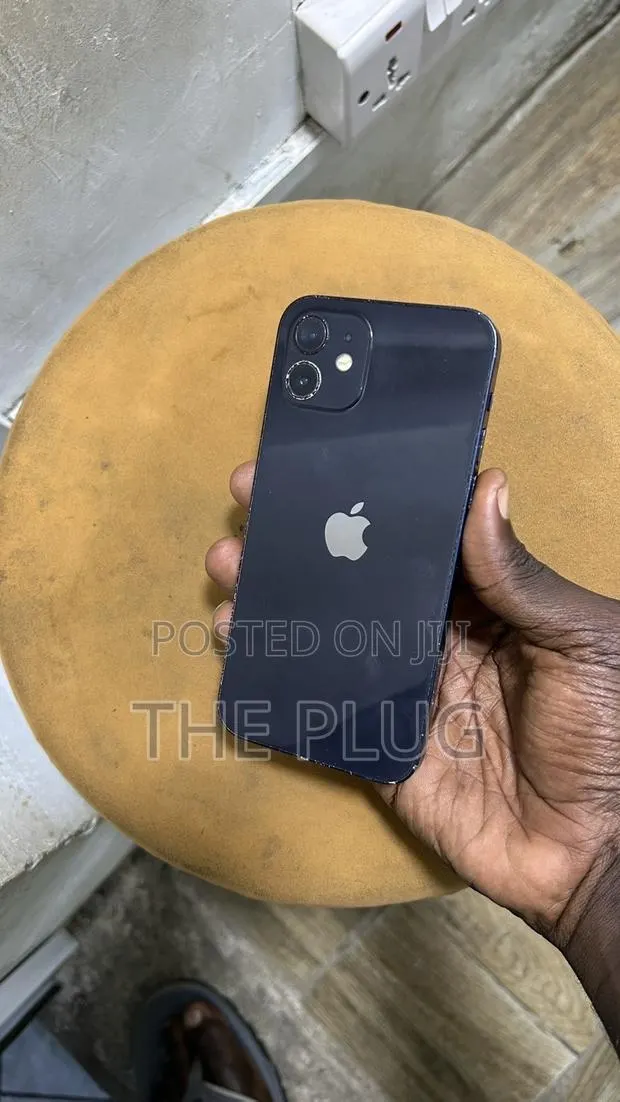 Apple iPhone 12 128 GB Black · Photo 1