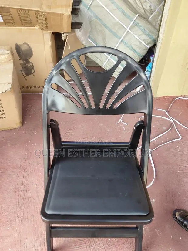 Foldable Event Chair · Photo 1