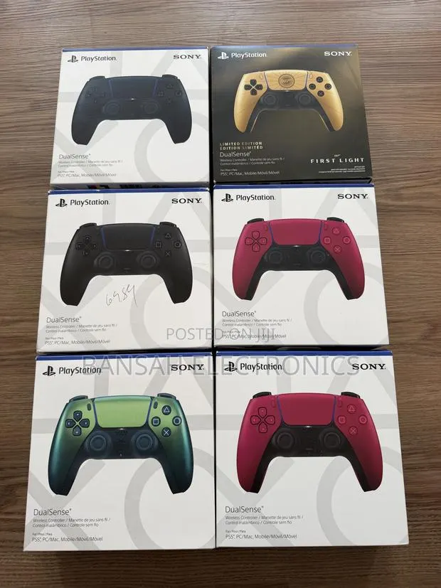 PlayStation 5 Controllers · Photo 1