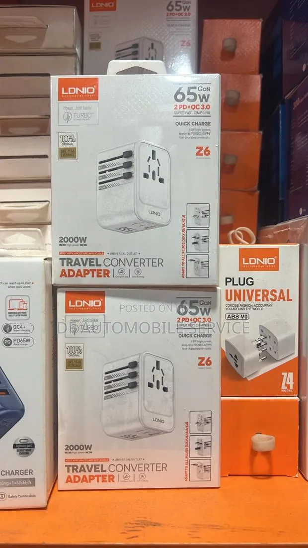 Travel Converter Adapter, Charger · Photo 1