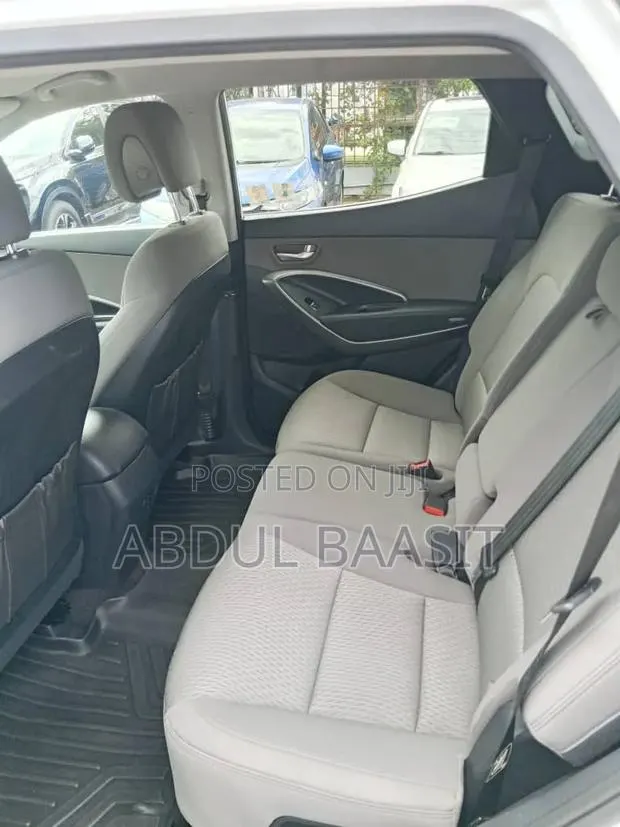 Hyundai Santa Fe 2016 White · Photo 1