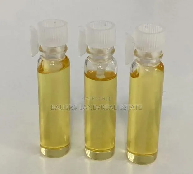 Sandalwood Essential Oils · Photo 1