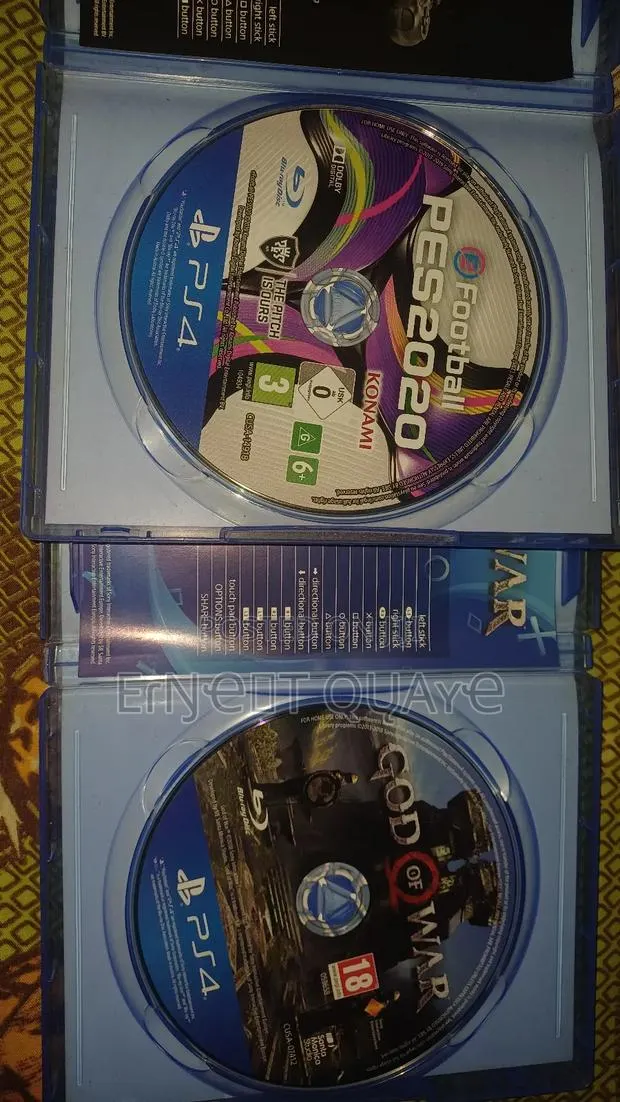 2 Video Games · Photo 1