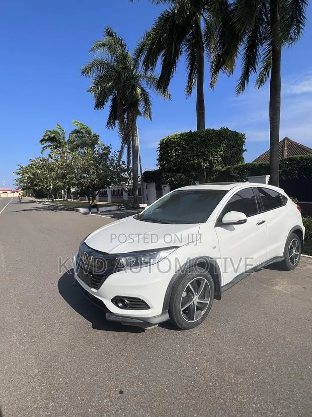 Honda Vezel 1.5 4WD 2020 White · Photo 1