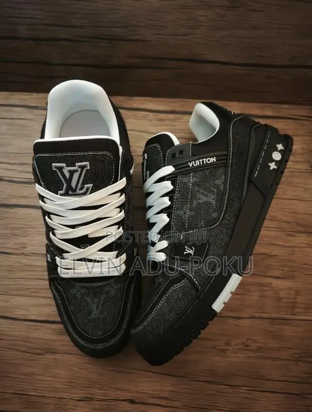 Louis Vuitton Trainer Low Sneaker In Different Styles , Swipe >>> · Photo 1