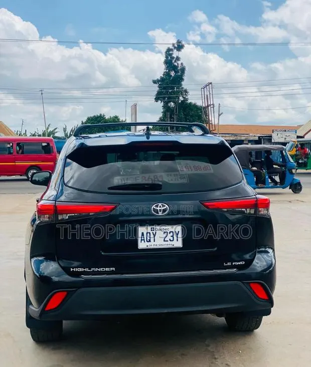 Toyota Highlander LE 2022 Black