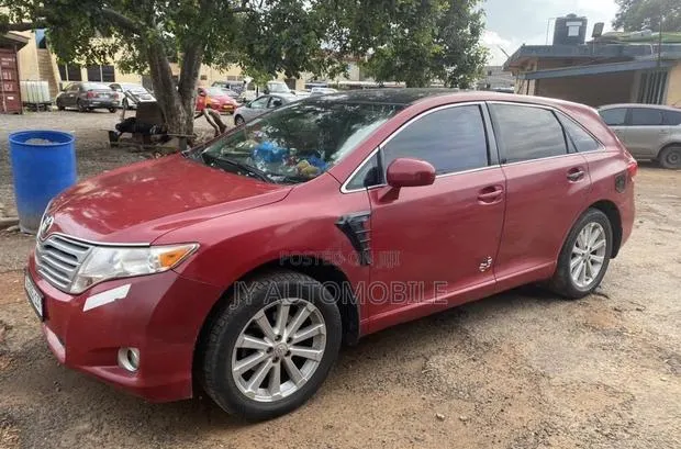 Toyota Venza 2010 Red · Photo 1