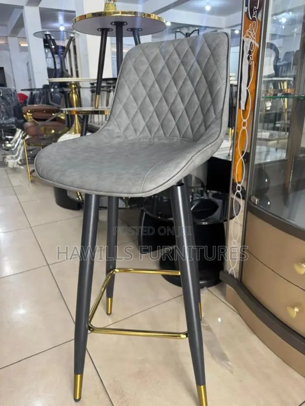 Rotating Bar Stool · Photo 1