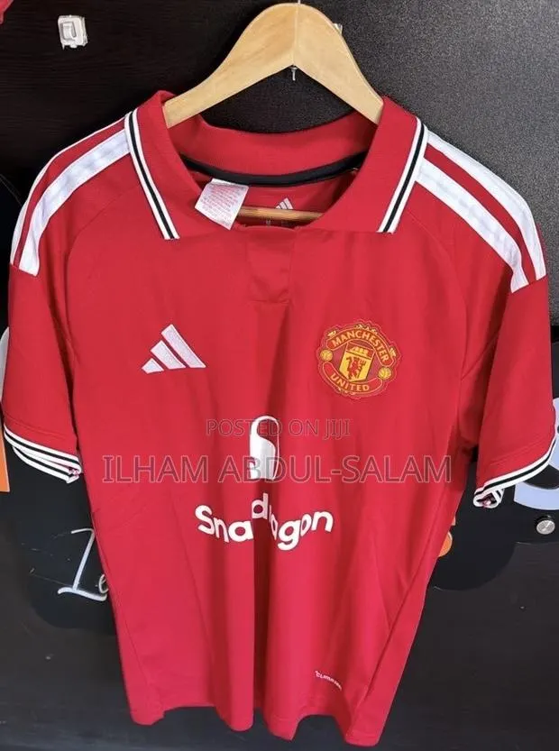 Manchester United Home Jersey · Photo 1
