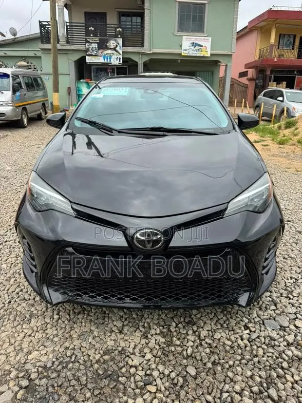 Toyota Corolla LE 2020 Black · Photo 1