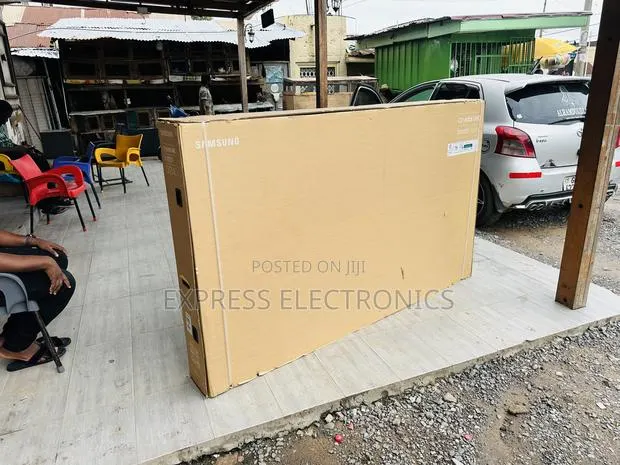 Ultra Slim Sleek Samsung 85 Inch Qled Q80c Smart Tv (2023) · Photo 1