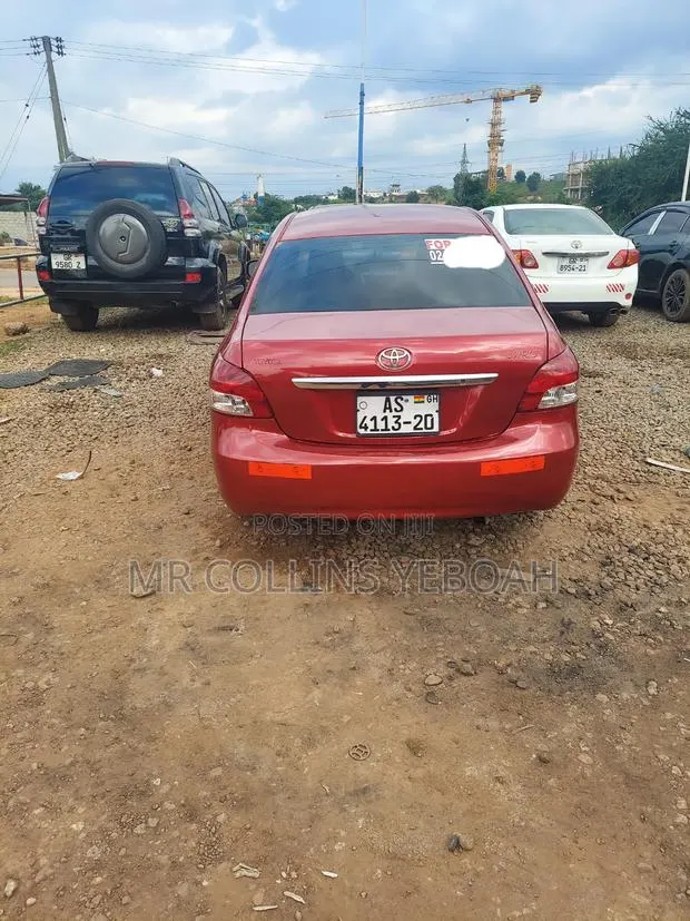 Toyota Yaris 2010 Red · Photo 1