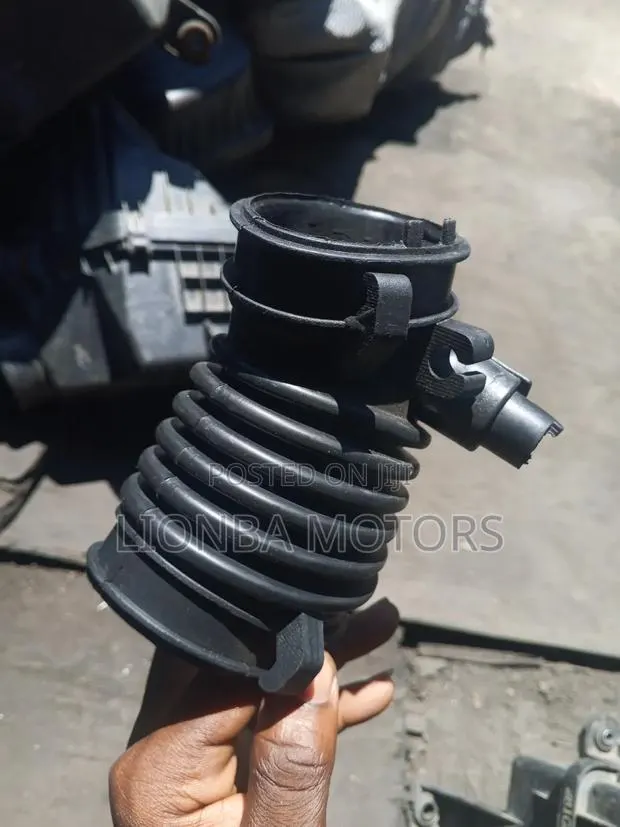 Honda Civic 2017 Air Cleaner Hose · Photo 1