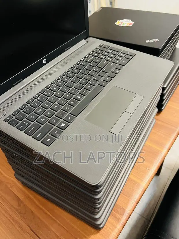 Laptop HP 255 G8 8GB AMD A6 SSHD+SSD 256GB · Photo 1