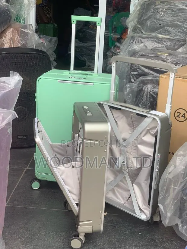 New Lux Travel Suitcase · Photo 1