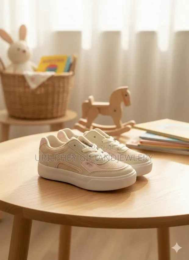 Authentic Kids Sneakers Size 31 35 · Photo 1