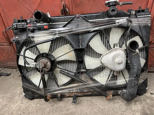 Toyota Camry 2003 2004 2005 2006 Complete Radiator · Photo 1