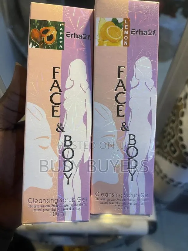 Face and Body Organic Scrub · Photo 1
