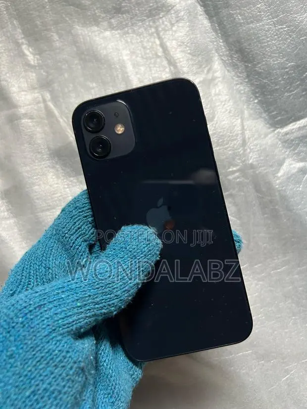 Apple iPhone 12 128 GB · Photo 1