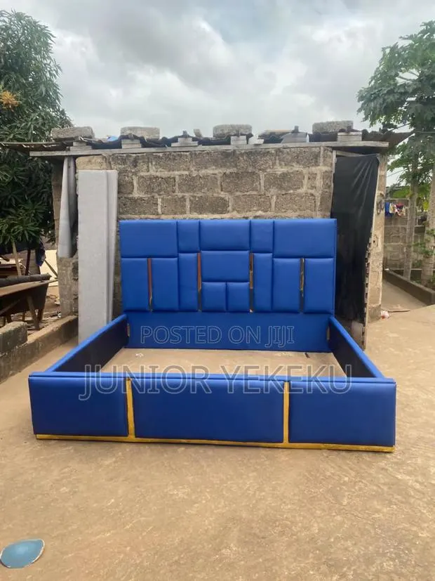 Queen Size Bed and Available · Photo 1