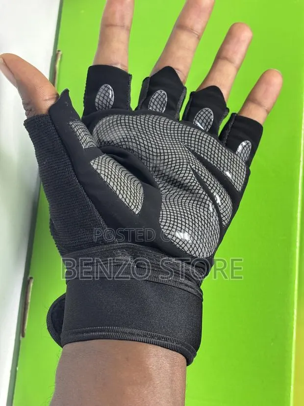 Durable Outdoor Riding Gloves for Men and Women · Photo 1