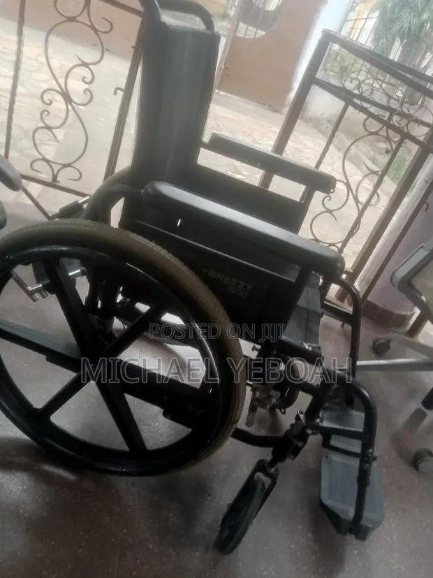 2 Wheel Chair · Photo 1