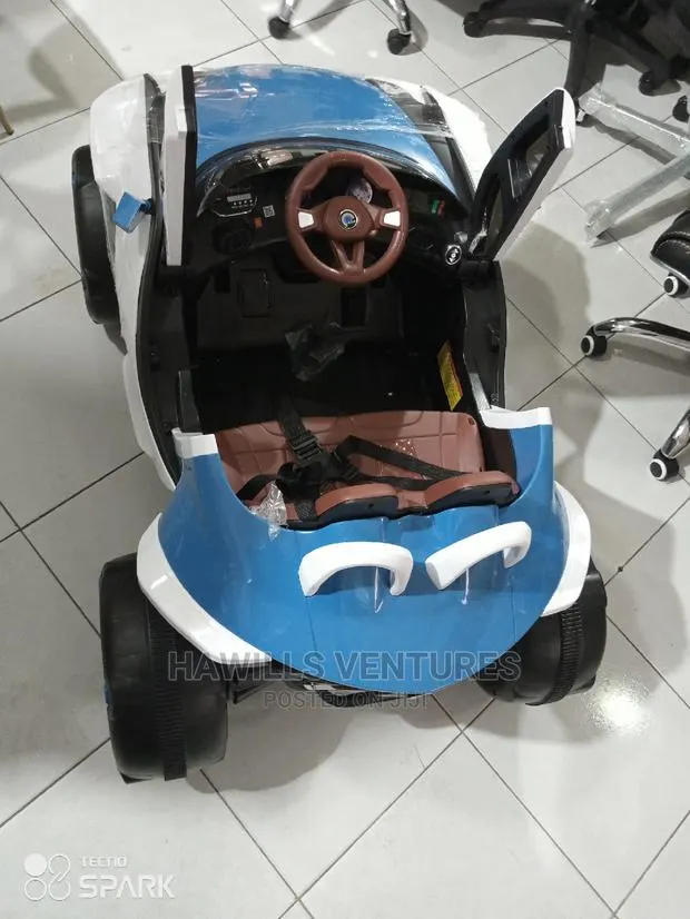 Blue Kid's Car · Photo 1