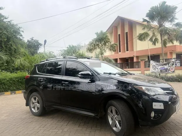 Toyota RAV4 Limited 4dr SUV (2.5L 4cyl 6A) 2015 Black · Photo 1