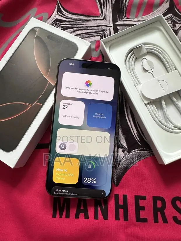 Apple iPhone 16 Pro Max 256 GB Gold · Photo 1