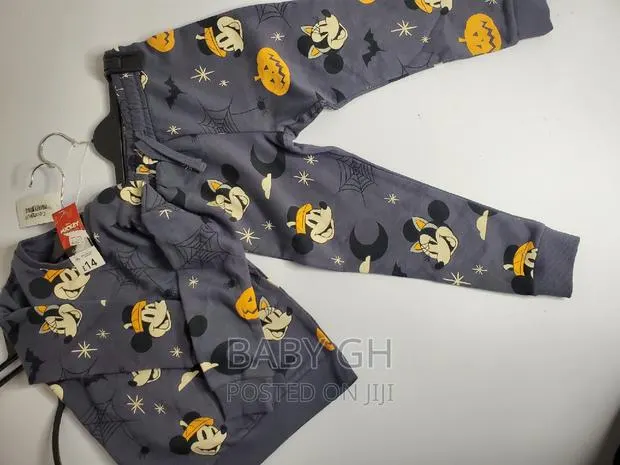 Mickey Mouse Halloween Outfit · Photo 1
