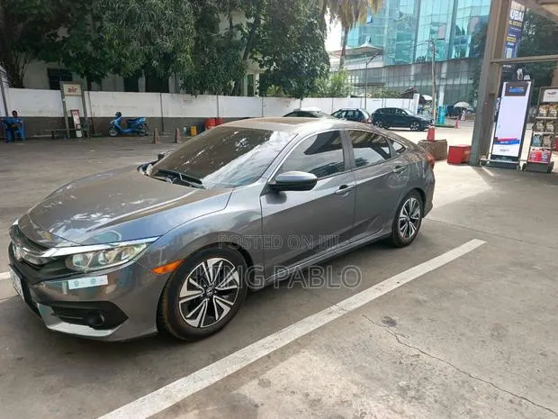 Honda Civic, Affordable, Luxury and Stylish · Photo 1