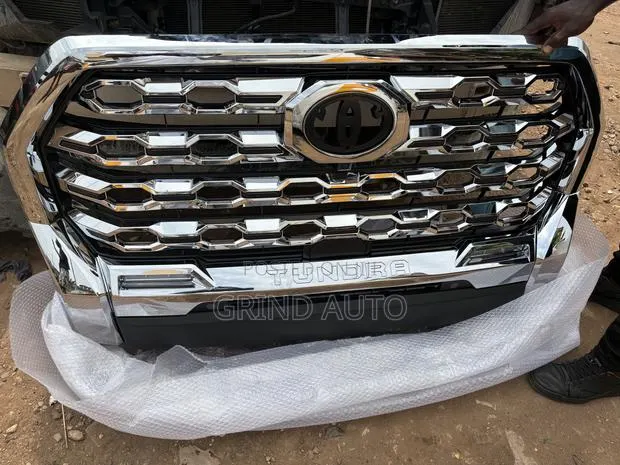 Toyota Tundra Front and Back Bumper With Its Accessories Available · Photo 1