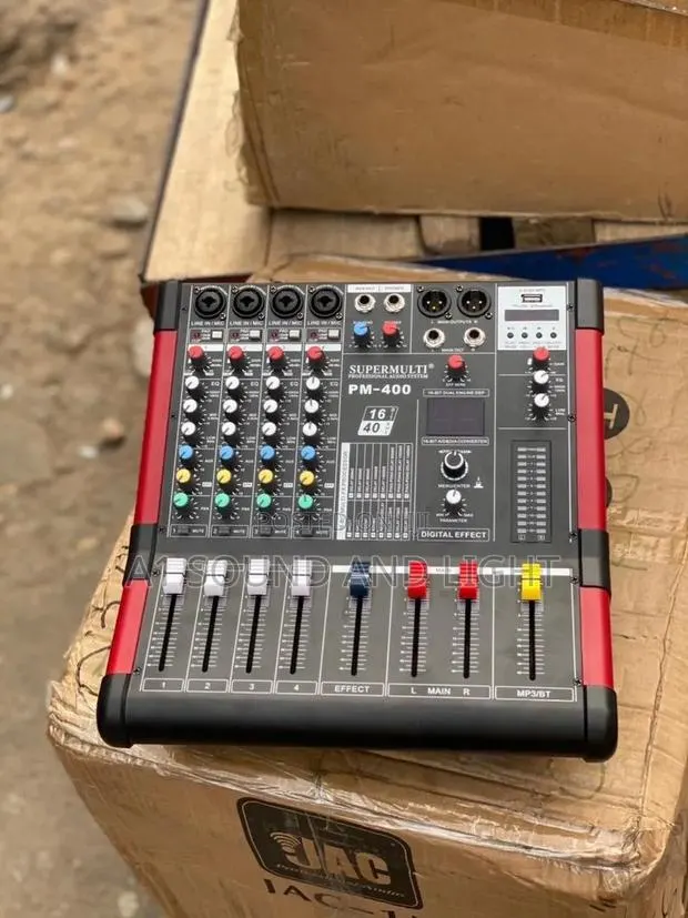 Supermulti PM-400 4-Channelzs Powered Mixer · Photo 1