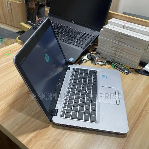 Laptop HP EliteBook 820 G3 8GB Intel Core i5 SSD 256GB · Photo 1