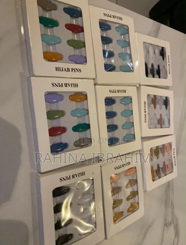 Hijab Pins · Photo 1