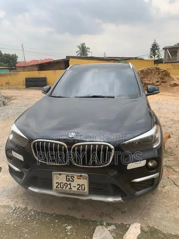 BMW X1 xDrive28i AWD 2020 Black · Photo 1