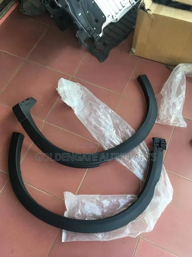 Mazda CX-5 22 to 25 Front and Back Fender Moulding · Photo 1