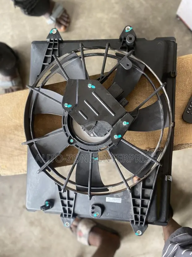 Honda Civic 2.OL 2016 2017 2018 2019 2020 Radiator Fan · Photo 1