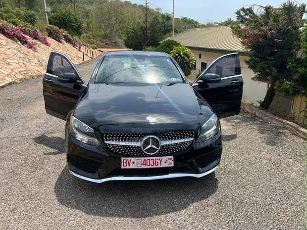 Mercedes-Benz C300 Base 4Matic Sedan AWD (2.0L 4cyl 7A) 2016 Black · Photo 1