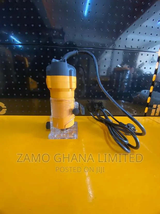 Laminate Trimmer 600w - Plm6001 · Photo 1