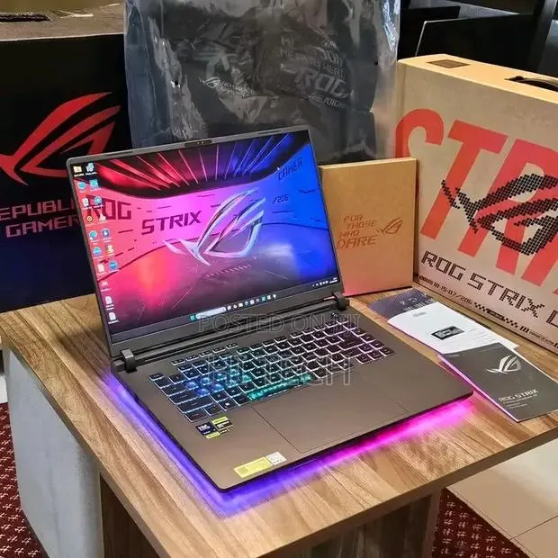 New Laptop Asus ROG Strix G17 16GB Intel Core Ultra 9 SSD 1T · Photo 1