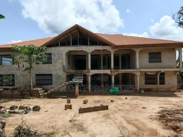 20bdrm House in Adankwaame ( Near, Kumasi Metropolitan for sale · Photo 1