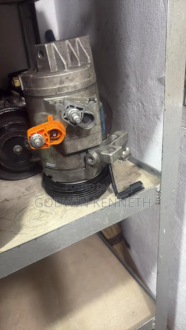 Compressor. · Photo 1