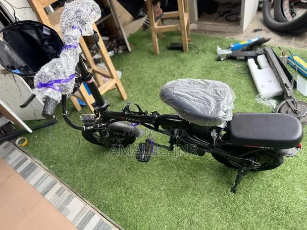 New Piaggio Scooter 2026 Black · Photo 4